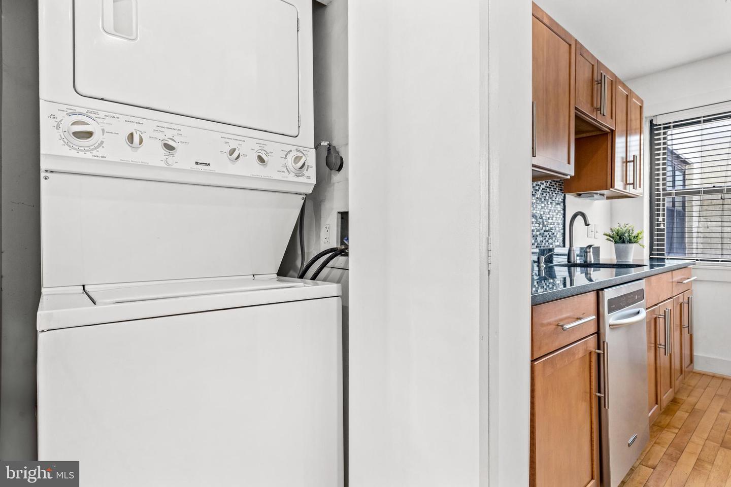 1323 K ST SE #204, WASHINGTON, District Of Columbia 20003, 2 Bedrooms Bedrooms, ,2 BathroomsBathrooms,Residential,For sale,1323 K ST SE #204,DCDC2163430 MLS # DCDC2163430