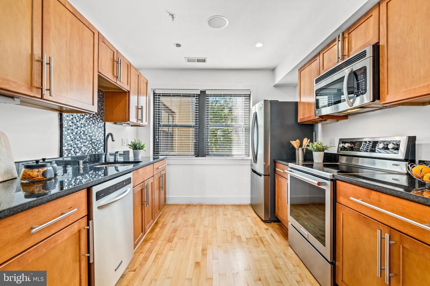 1323 K ST SE #204, WASHINGTON, District Of Columbia 20003, 2 Bedrooms Bedrooms, ,2 BathroomsBathrooms,Residential,For sale,1323 K ST SE #204,DCDC2163430 MLS # DCDC2163430