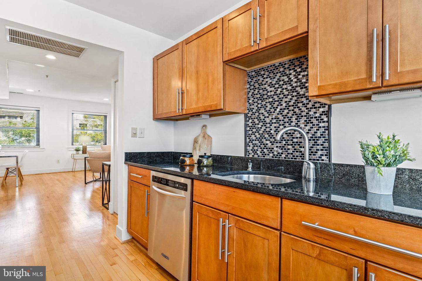 1323 K ST SE #204, WASHINGTON, District Of Columbia 20003, 2 Bedrooms Bedrooms, ,2 BathroomsBathrooms,Residential,For sale,1323 K ST SE #204,DCDC2163430 MLS # DCDC2163430