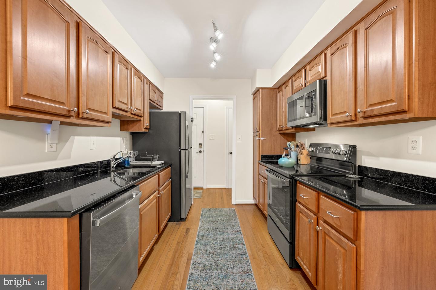 3336 SPRING LN #A-32, FALLS CHURCH, Virginia 22041, 2 Bedrooms Bedrooms, ,1 BathroomBathrooms,Residential,For sale,3336 SPRING LN #A-32,VAFX2205730 MLS # VAFX2205730