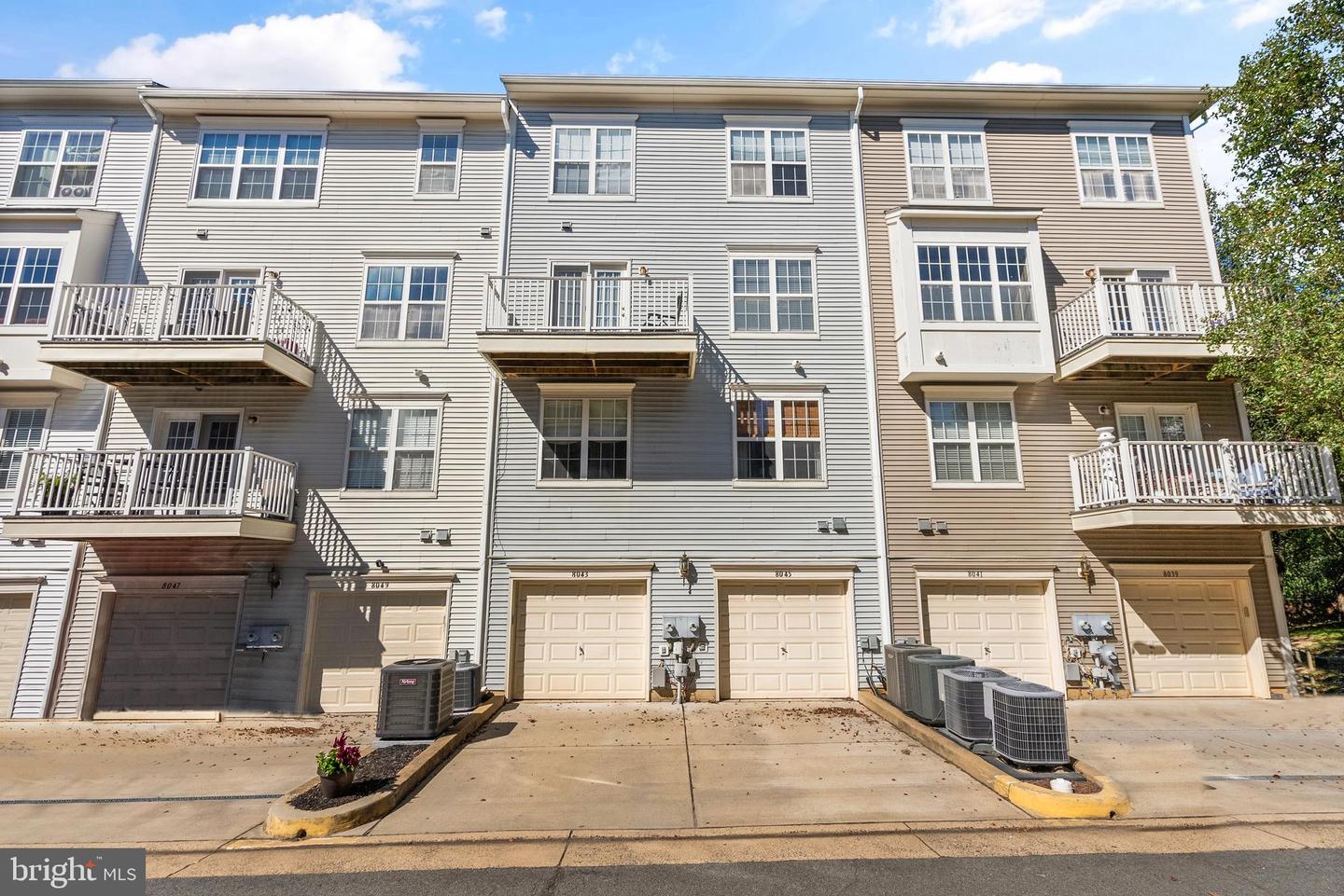 8043 GATEHOUSE RD #14, FALLS CHURCH, Virginia 22042, 3 Bedrooms Bedrooms, 9 Rooms Rooms,2 BathroomsBathrooms,Residential,For sale,8043 GATEHOUSE RD #14,VAFX2205794 MLS # VAFX2205794