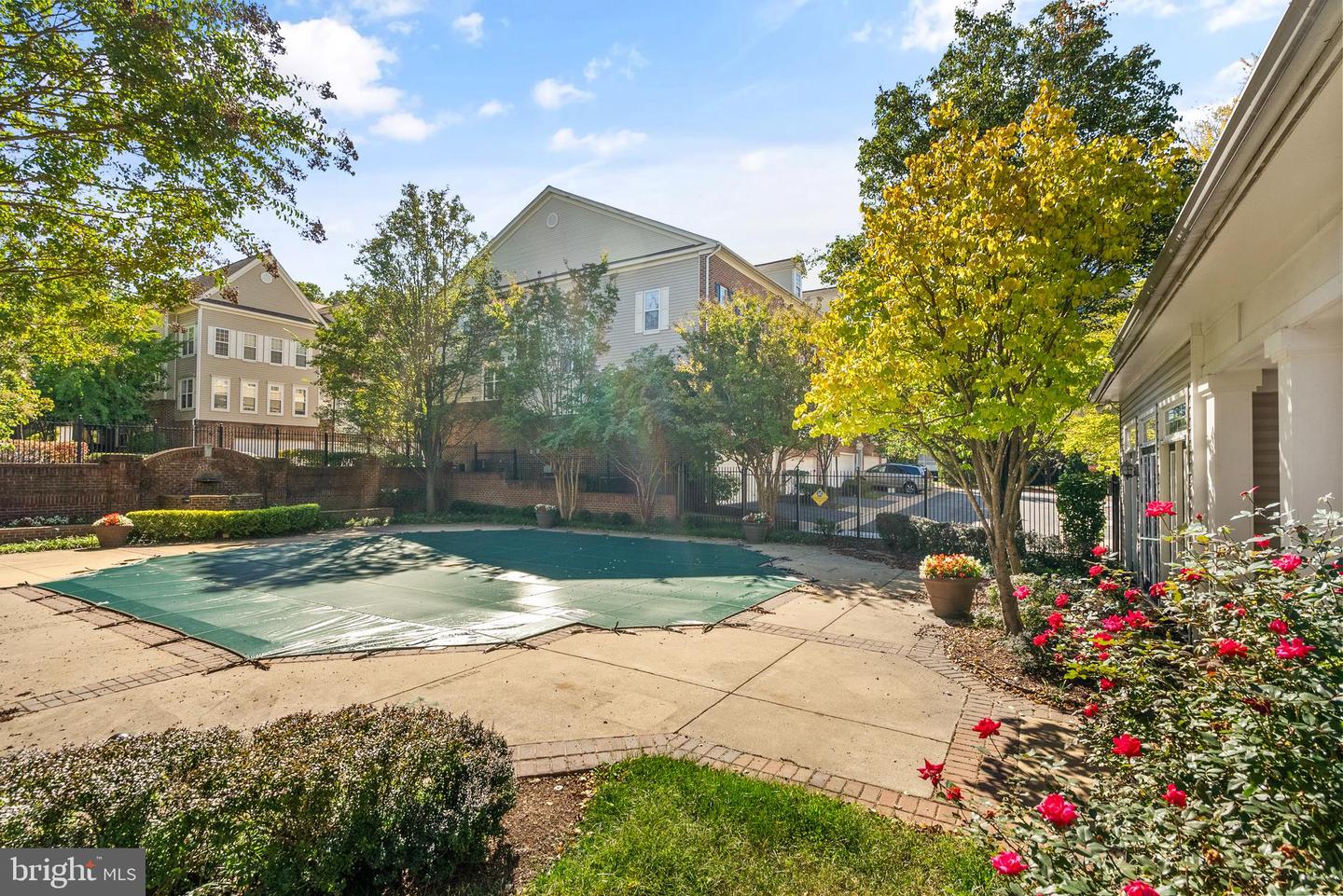 8043 GATEHOUSE RD #14, FALLS CHURCH, Virginia 22042, 3 Bedrooms Bedrooms, 9 Rooms Rooms,2 BathroomsBathrooms,Residential,For sale,8043 GATEHOUSE RD #14,VAFX2205794 MLS # VAFX2205794