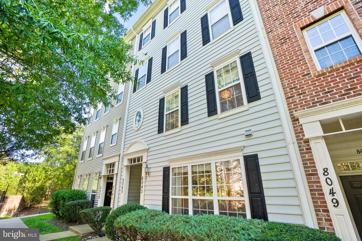 8043 GATEHOUSE RD #14, FALLS CHURCH, Virginia 22042, 3 Bedrooms Bedrooms, 9 Rooms Rooms,2 BathroomsBathrooms,Residential,For sale,8043 GATEHOUSE RD #14,VAFX2205794 MLS # VAFX2205794