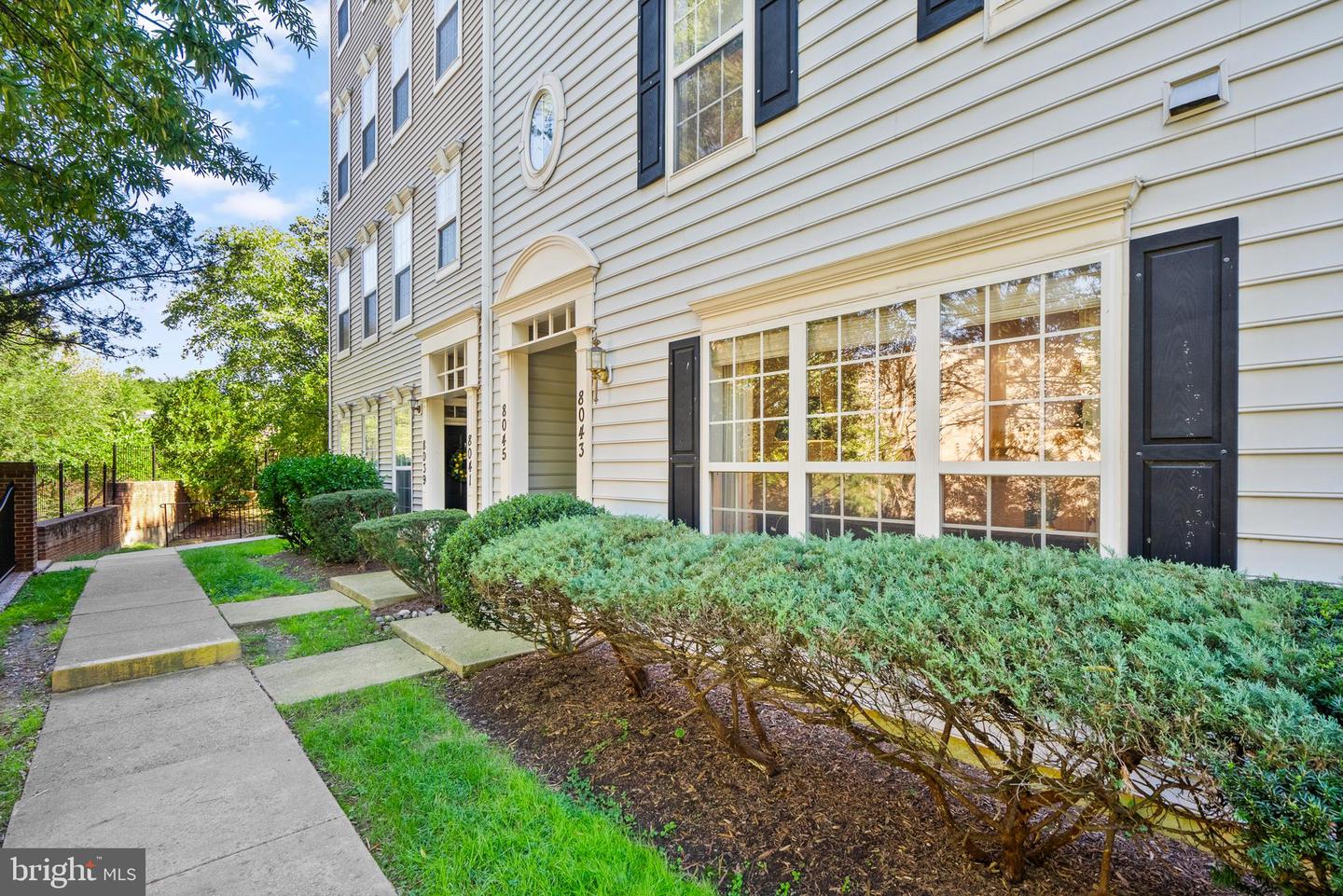 8043 GATEHOUSE RD #14, FALLS CHURCH, Virginia 22042, 3 Bedrooms Bedrooms, 9 Rooms Rooms,2 BathroomsBathrooms,Residential,For sale,8043 GATEHOUSE RD #14,VAFX2205794 MLS # VAFX2205794