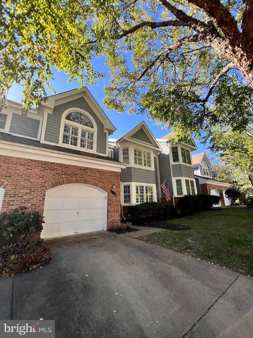 1214 WOODBROOK CT, RESTON, Virginia 20194, 3 Bedrooms Bedrooms, 9 Rooms Rooms,3 BathroomsBathrooms,Residential,For sale,1214 WOODBROOK CT,VAFX2205816 MLS # VAFX2205816