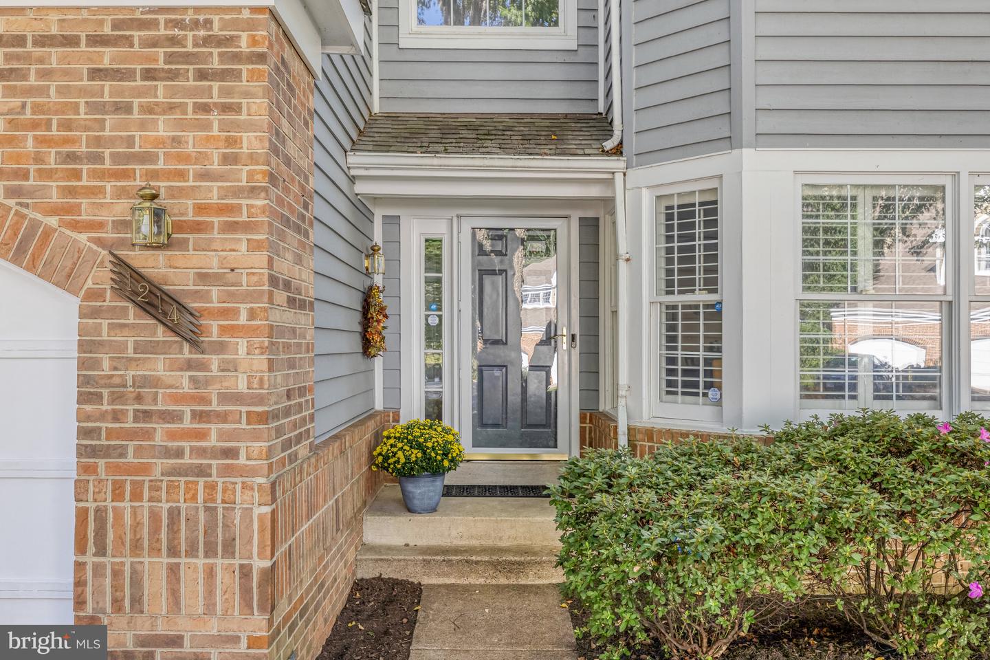 1214 WOODBROOK CT, RESTON, Virginia 20194, 3 Bedrooms Bedrooms, 9 Rooms Rooms,3 BathroomsBathrooms,Residential,For sale,1214 WOODBROOK CT,VAFX2205816 MLS # VAFX2205816