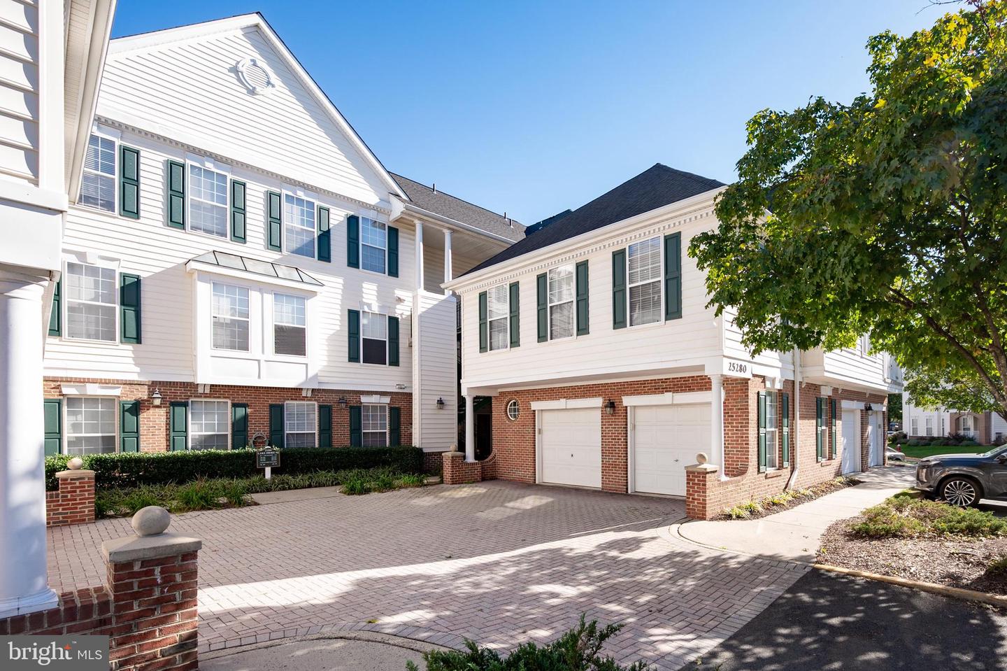 25280 LAKE SHORE SQUARE #103, CHANTILLY, Virginia 20152, 2 Bedrooms Bedrooms, ,2 BathroomsBathrooms,Residential,For sale,25280 LAKE SHORE SQUARE #103,VALO2081838 MLS # VALO2081838