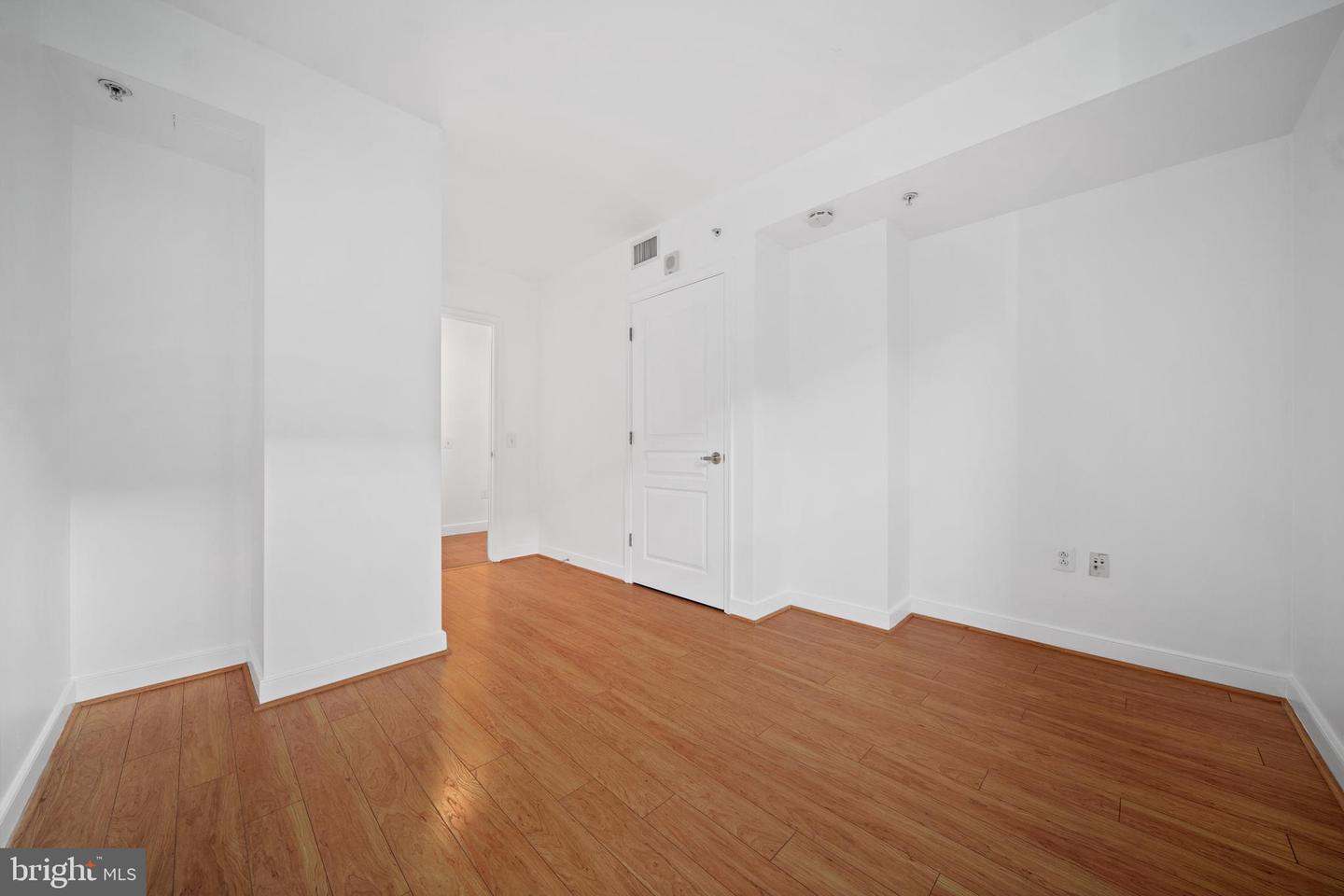 631 D ST NW #1025, WASHINGTON, District Of Columbia 20004, 2 Bedrooms Bedrooms, ,1 BathroomBathrooms,Residential,For sale,631 D ST NW #1025,DCDC2164046 MLS # DCDC2164046