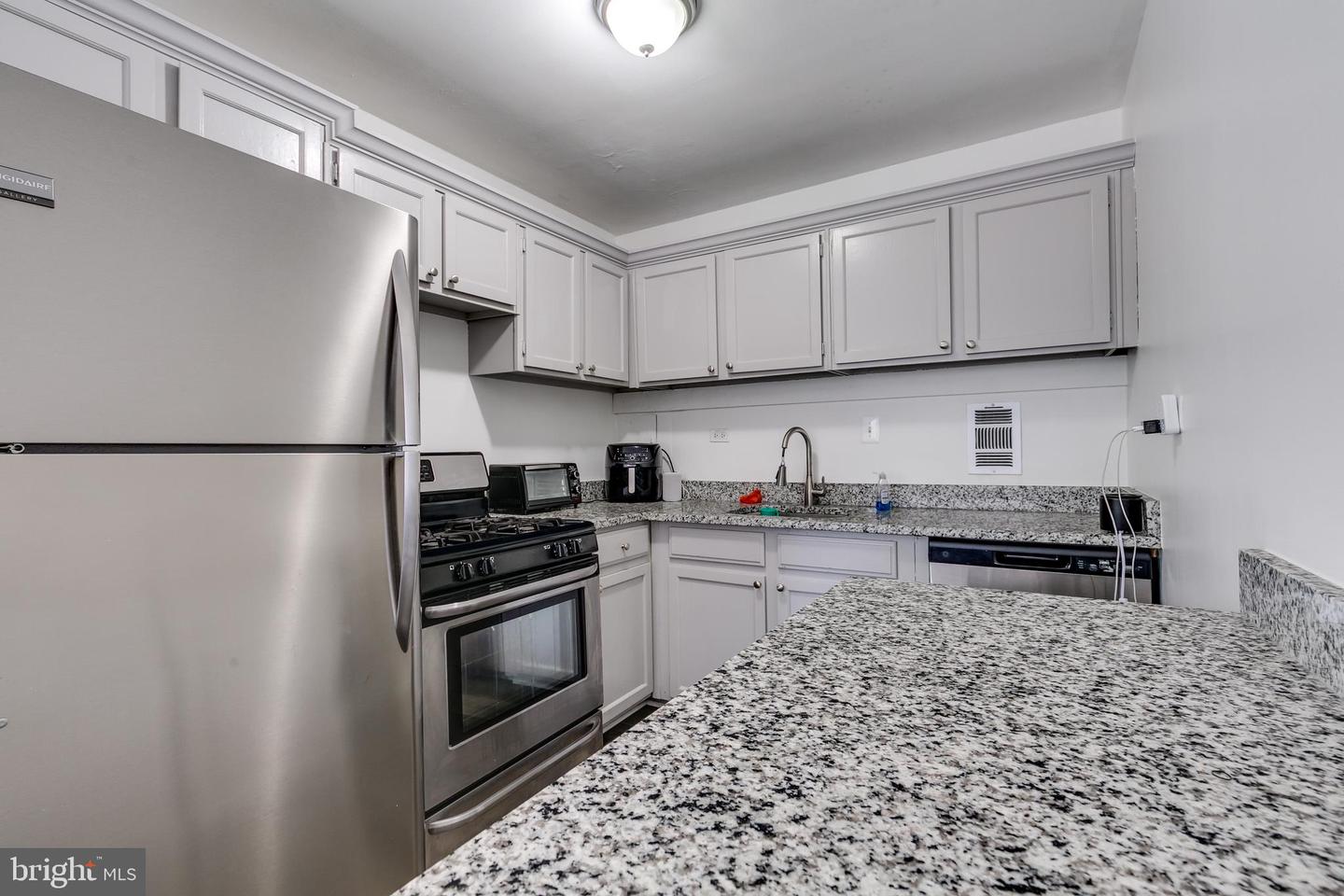 5831 QUANTRELL AVE #204, ALEXANDRIA, Virginia 22312, 2 Bedrooms Bedrooms, ,1 BathroomBathrooms,Residential,For sale,5831 QUANTRELL AVE #204,VAAX2036838 MLS # VAAX2036838