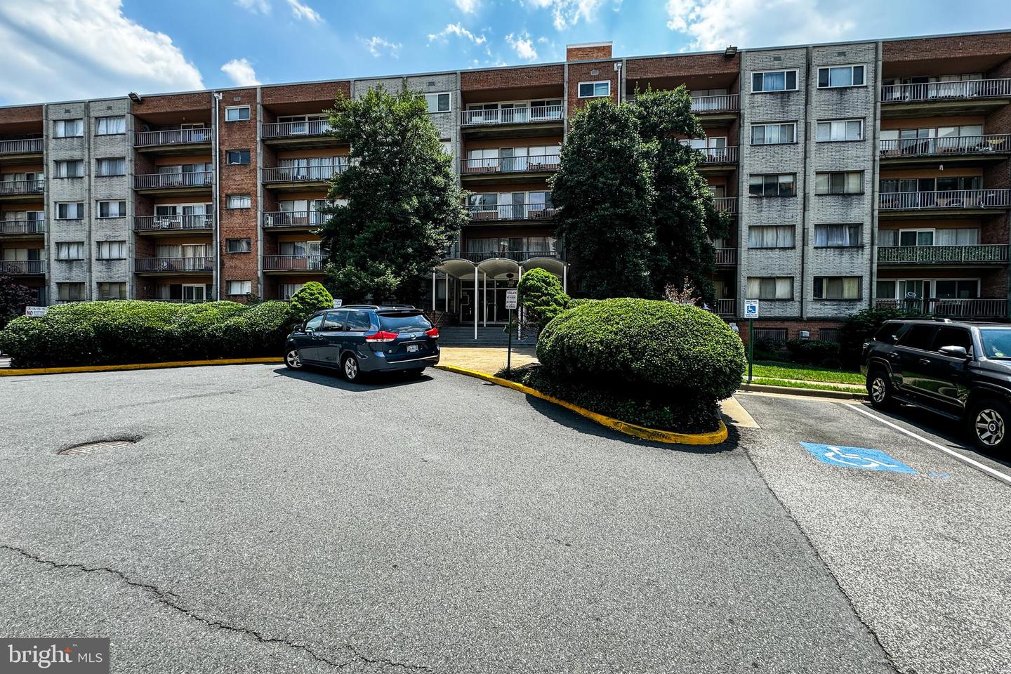 5831 QUANTRELL AVE #204, ALEXANDRIA, Virginia 22312, 2 Bedrooms Bedrooms, ,1 BathroomBathrooms,Residential,For sale,5831 QUANTRELL AVE #204,VAAX2036838 MLS # VAAX2036838