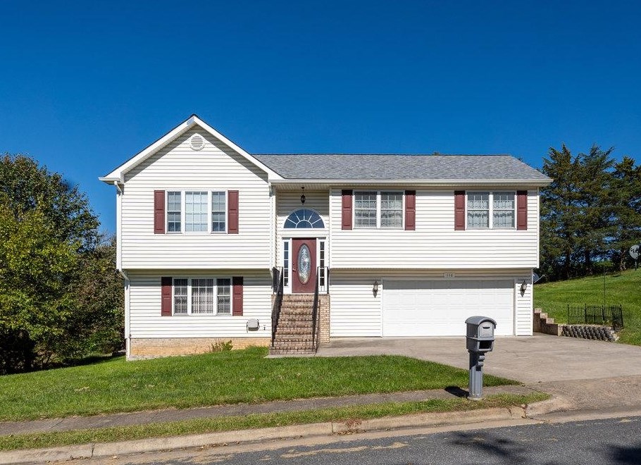 116 TYLER DR, NEW MARKET, Virginia 22844, 3 Bedrooms Bedrooms, ,3 BathroomsBathrooms,Residential,116 TYLER DR,657770 MLS # 657770