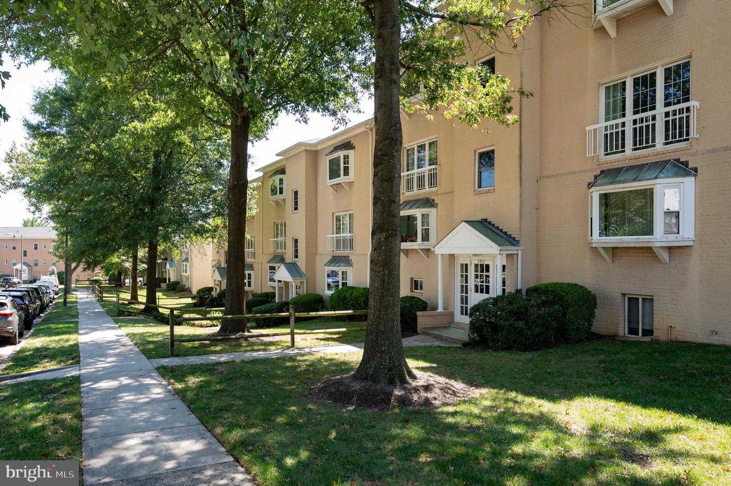 2912 WILLSTON PLACE #202, FALLS CHURCH, Virginia 22044, 1 Bedroom Bedrooms, ,1 BathroomBathrooms,Residential,For sale,2912 WILLSTON PLACE #202,VAFX2199746 MLS # VAFX2199746