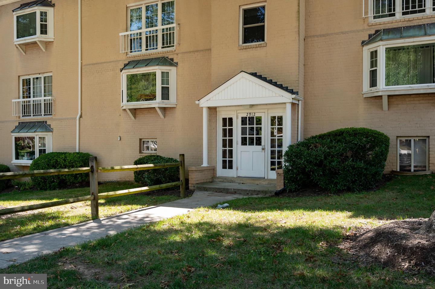 2912 WILLSTON PLACE #202, FALLS CHURCH, Virginia 22044, 1 Bedroom Bedrooms, ,1 BathroomBathrooms,Residential,For sale,2912 WILLSTON PLACE #202,VAFX2199746 MLS # VAFX2199746