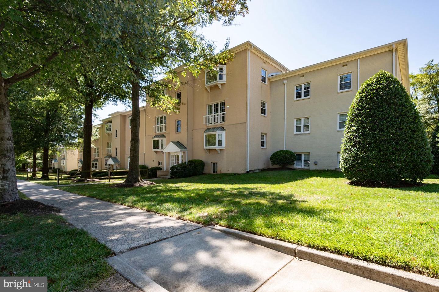 2912 WILLSTON PLACE #202, FALLS CHURCH, Virginia 22044, 1 Bedroom Bedrooms, ,1 BathroomBathrooms,Residential,For sale,2912 WILLSTON PLACE #202,VAFX2199746 MLS # VAFX2199746