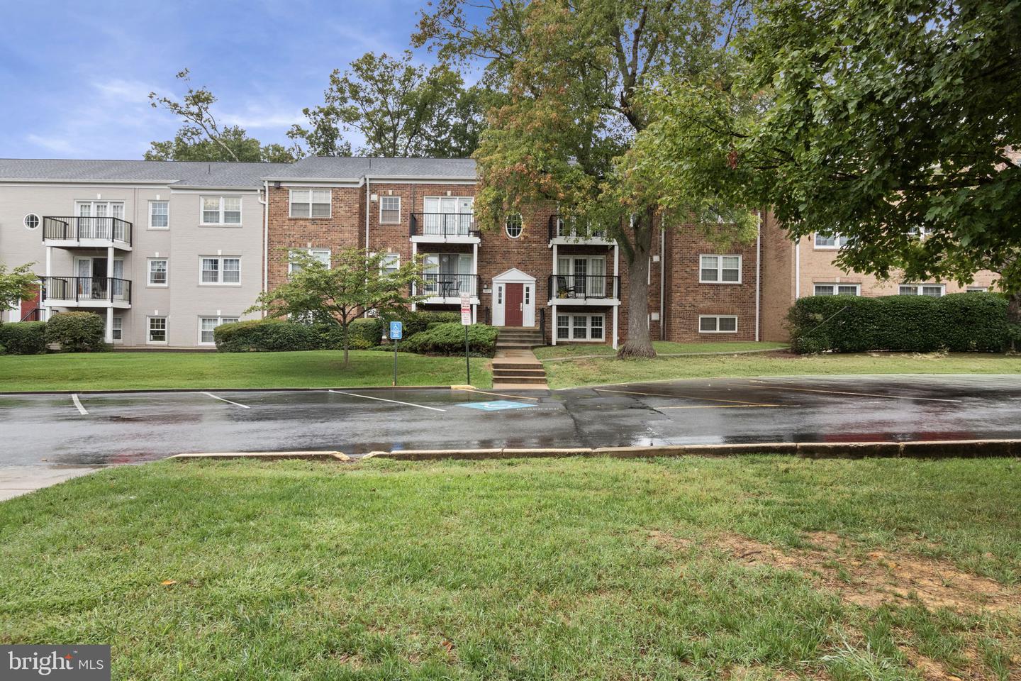 9477 FAIRFAX BLVD #102, FAIRFAX, Virginia 22031, 1 Bedroom Bedrooms, ,1 BathroomBathrooms,Residential,For sale,9477 FAIRFAX BLVD #102,VAFC2005144 MLS # VAFC2005144