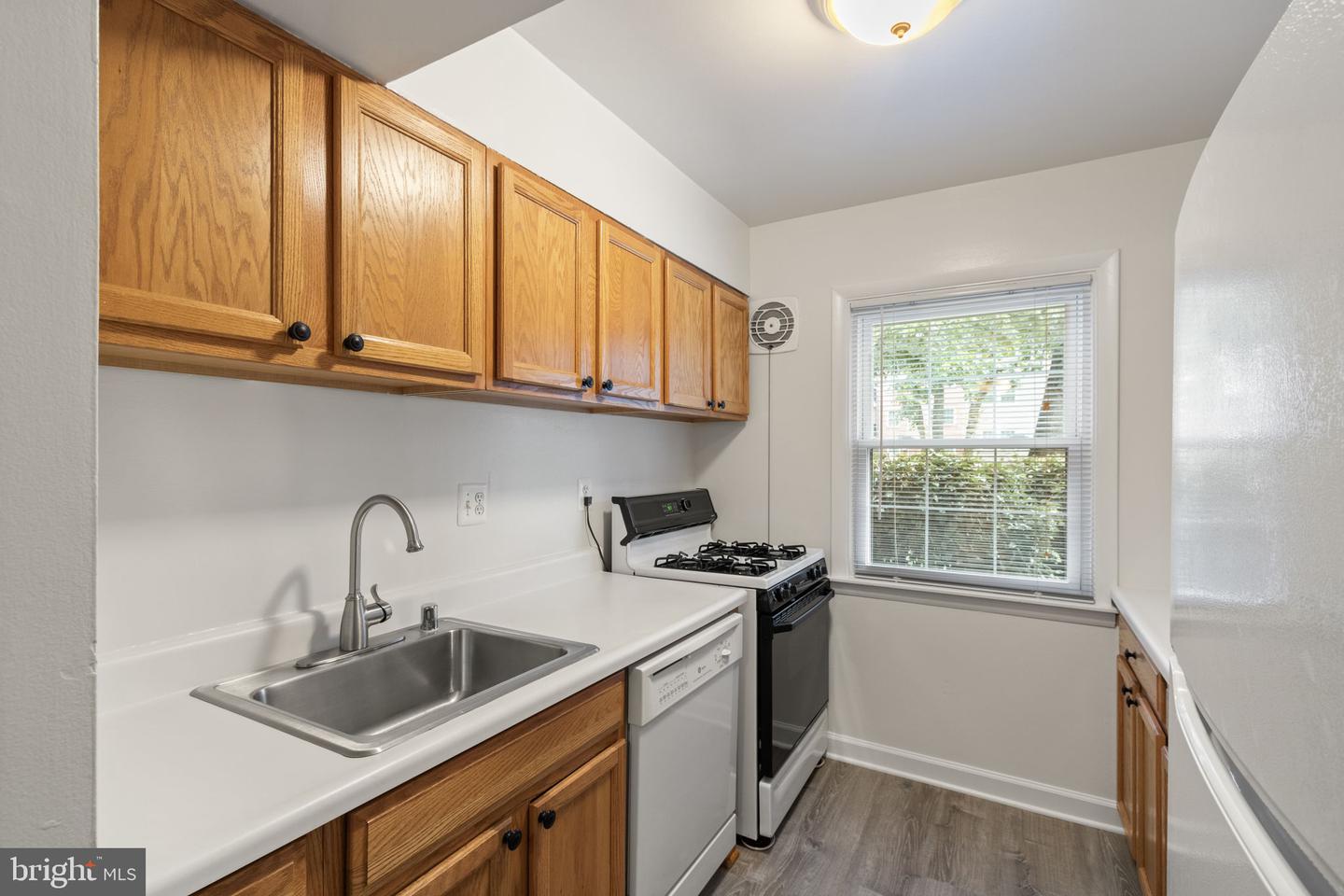 9477 FAIRFAX BLVD #102, FAIRFAX, Virginia 22031, 1 Bedroom Bedrooms, ,1 BathroomBathrooms,Residential,For sale,9477 FAIRFAX BLVD #102,VAFC2005144 MLS # VAFC2005144