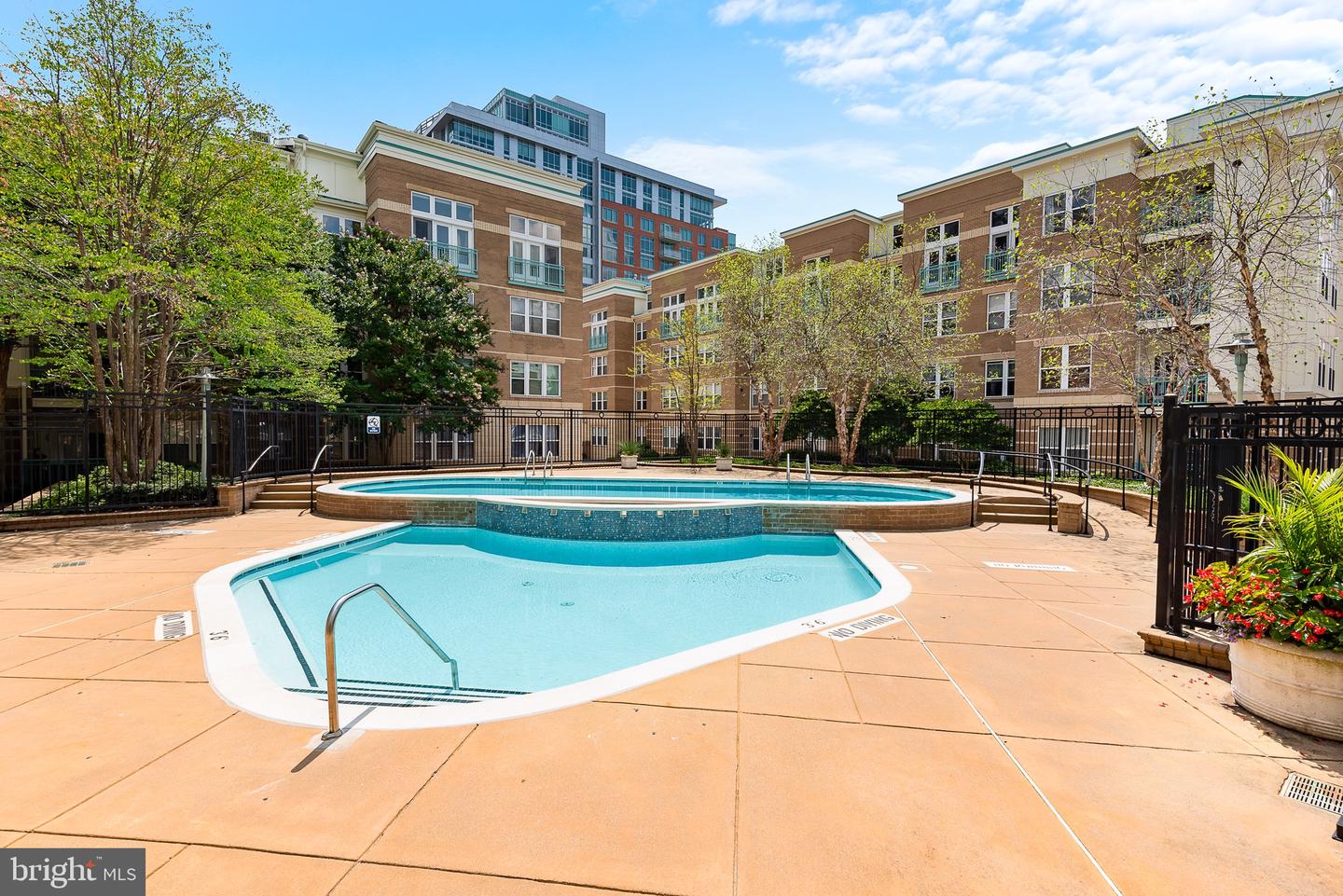 12001 MARKET ST #219, RESTON, Virginia 20190, 2 Bedrooms Bedrooms, ,2 BathroomsBathrooms,Residential,For sale,12001 MARKET ST #219,VAFX2204362 MLS # VAFX2204362