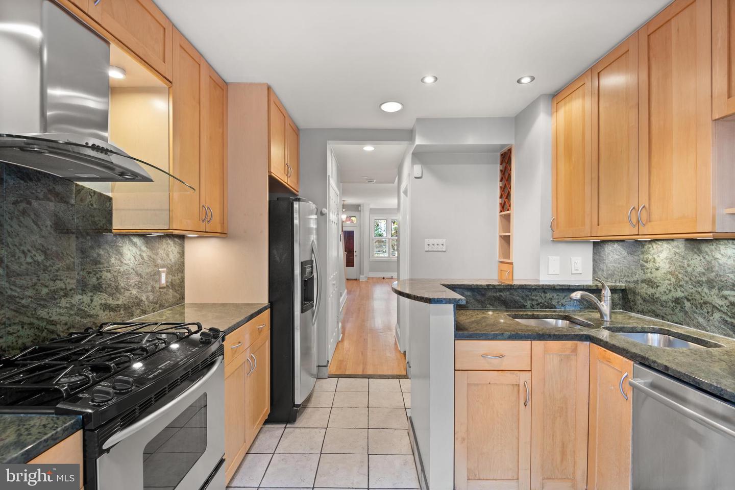 1013 NORTH CAROLINA AVE SE, WASHINGTON, District Of Columbia 20003, 3 Bedrooms Bedrooms, ,1 BathroomBathrooms,Residential,For sale,1013 NORTH CAROLINA AVE SE,DCDC2162746 MLS # DCDC2162746