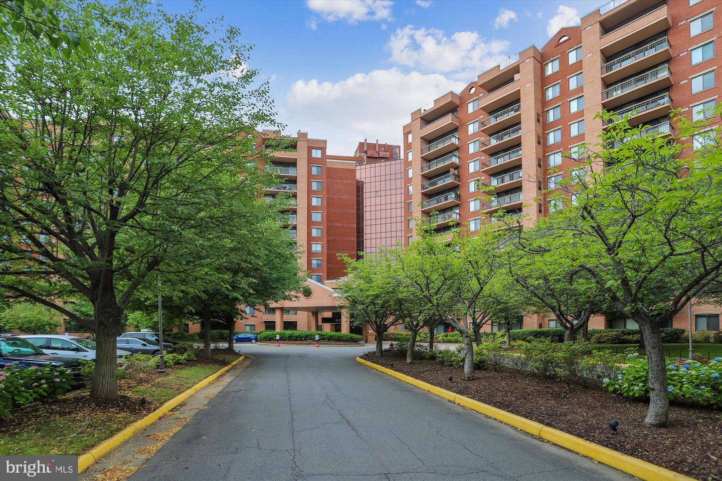 2230 GEORGE C MARSHALL DR #1206, FALLS CHURCH, Virginia 22043, 2 Bedrooms Bedrooms, ,2 BathroomsBathrooms,Residential,For sale,2230 GEORGE C MARSHALL DR #1206,VAFX2205590 MLS # VAFX2205590