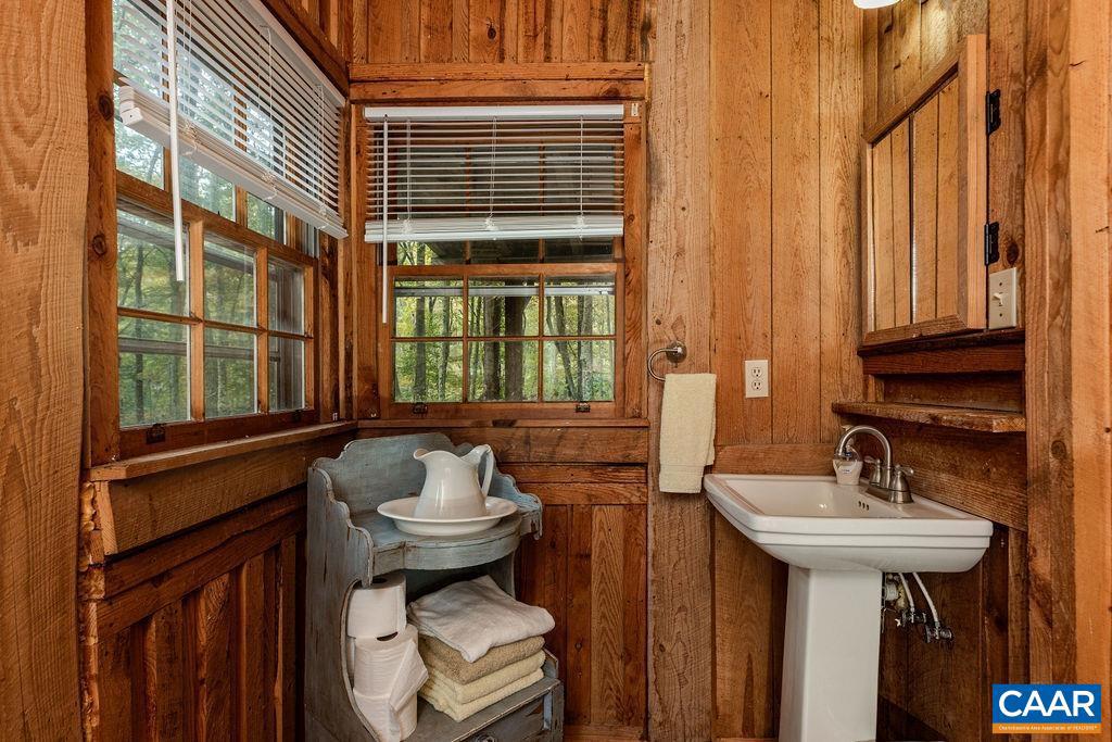 1280 CAMPBELLS MOUNTAIN RD, TYRO, Virginia 22976, 2 Bedrooms Bedrooms, ,1 BathroomBathrooms,Residential,For sale,1280 CAMPBELLS MOUNTAIN RD,657775 MLS # 657775