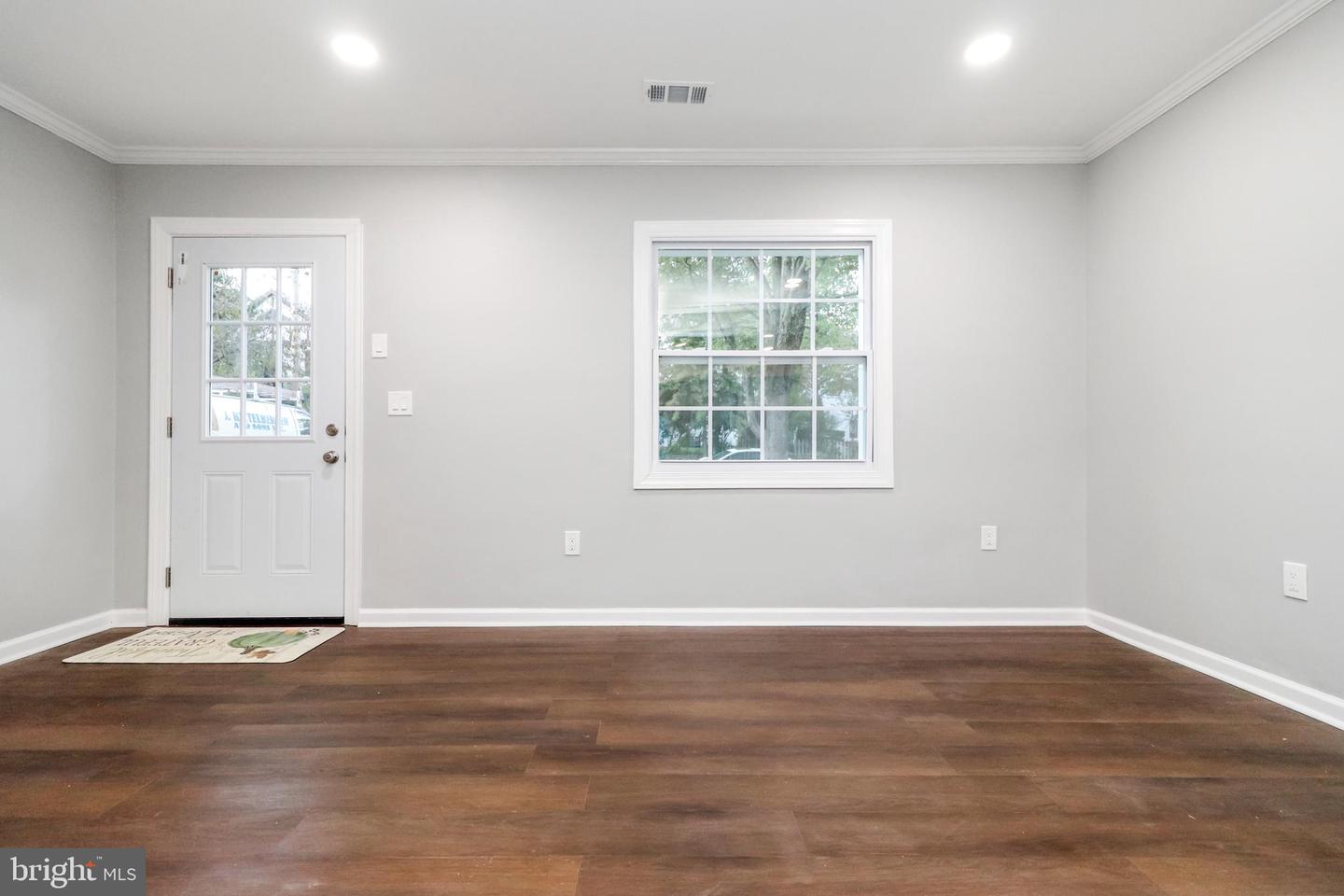 6621 HALLWOOD AVE, FALLS CHURCH, Virginia 22046, 4 Bedrooms Bedrooms, ,2 BathroomsBathrooms,Residential,For sale,6621 HALLWOOD AVE,VAFX2205292 MLS # VAFX2205292