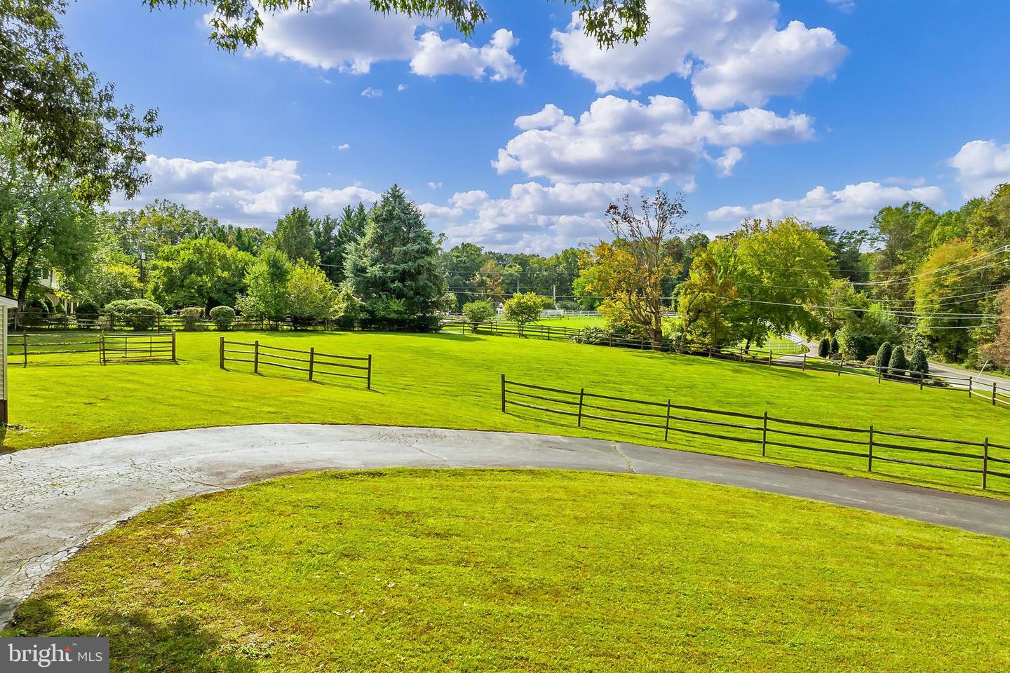 8117 RONDELAY LN, FAIRFAX STATION, Virginia 22039, 5 Bedrooms Bedrooms, ,2 BathroomsBathrooms,Residential,For sale,8117 RONDELAY LN,VAFX2205348 MLS # VAFX2205348