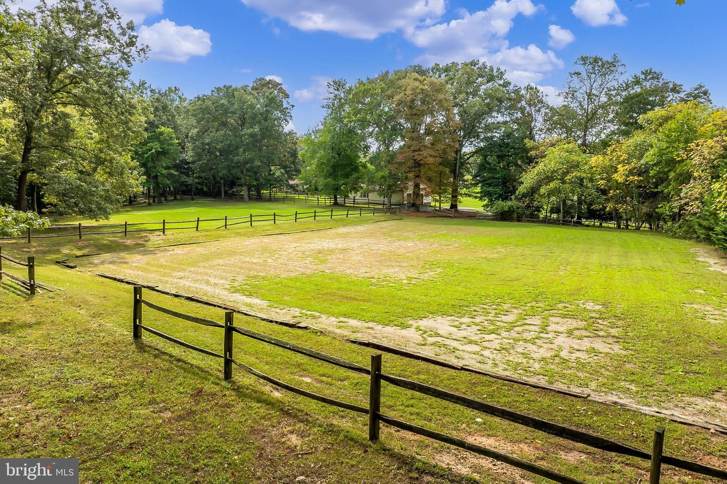 8117 RONDELAY LN, FAIRFAX STATION, Virginia 22039, 5 Bedrooms Bedrooms, ,2 BathroomsBathrooms,Residential,For sale,8117 RONDELAY LN,VAFX2205348 MLS # VAFX2205348