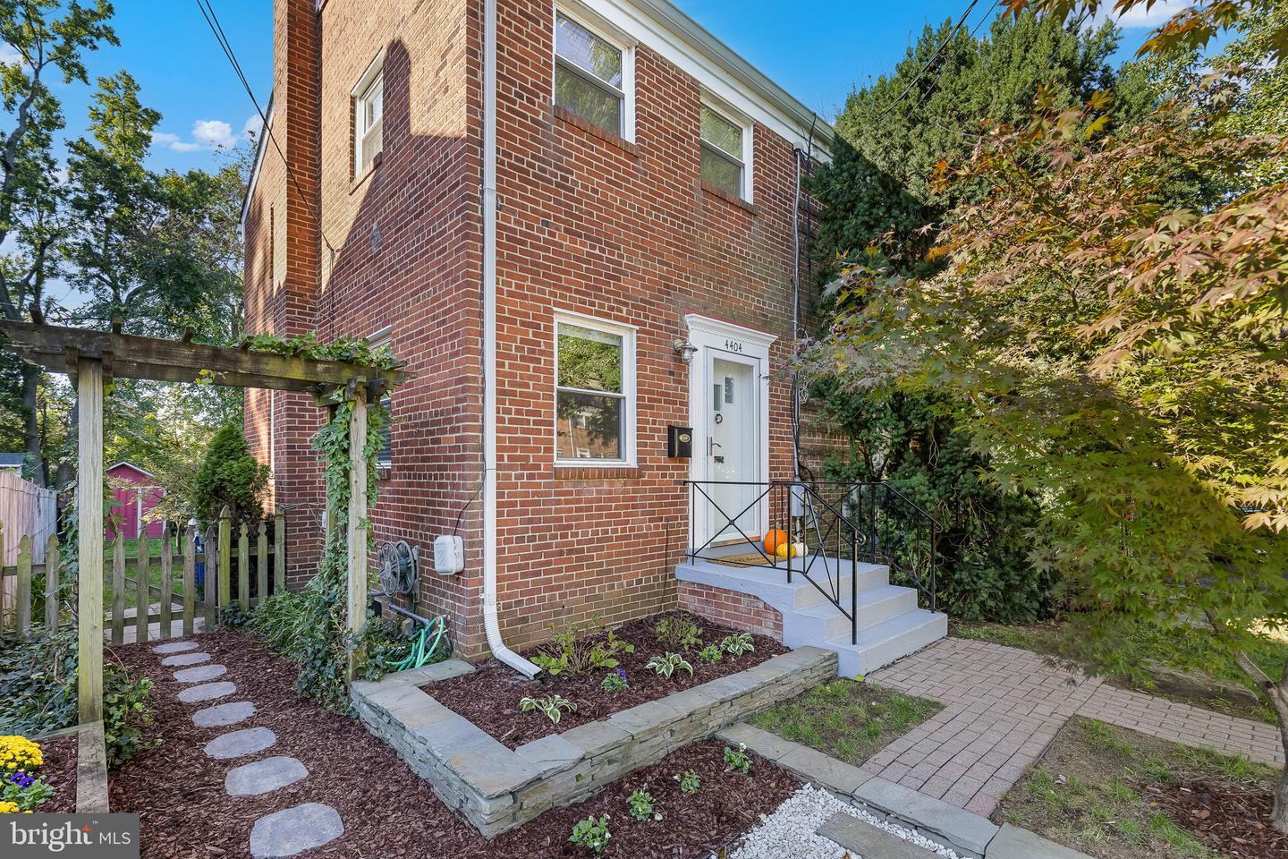 4404 VERMONT AVE, ALEXANDRIA, Virginia 22304, 2 Bedrooms Bedrooms, ,2 BathroomsBathrooms,Residential,For sale,4404 VERMONT AVE,VAAX2038722 MLS # VAAX2038722