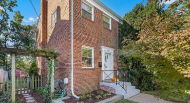 4404 VERMONT AVE, ALEXANDRIA, Virginia 22304, 2 Bedrooms Bedrooms, ,2 BathroomsBathrooms,Residential,For sale,4404 VERMONT AVE,VAAX2038722 MLS # VAAX2038722