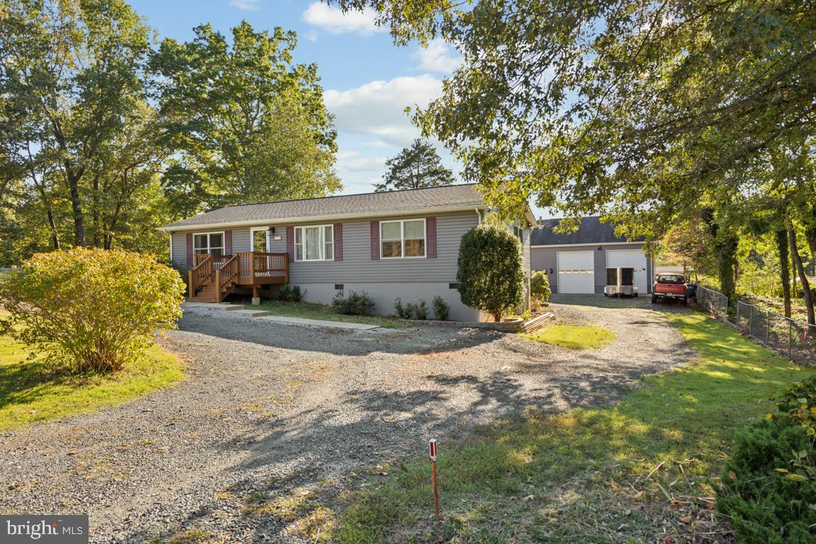 112 JAMES LN, STAFFORD, Virginia 22556, 3 Bedrooms Bedrooms, 9 Rooms Rooms,2 BathroomsBathrooms,Residential,For sale,112 JAMES LN,VAST2033504 MLS # VAST2033504