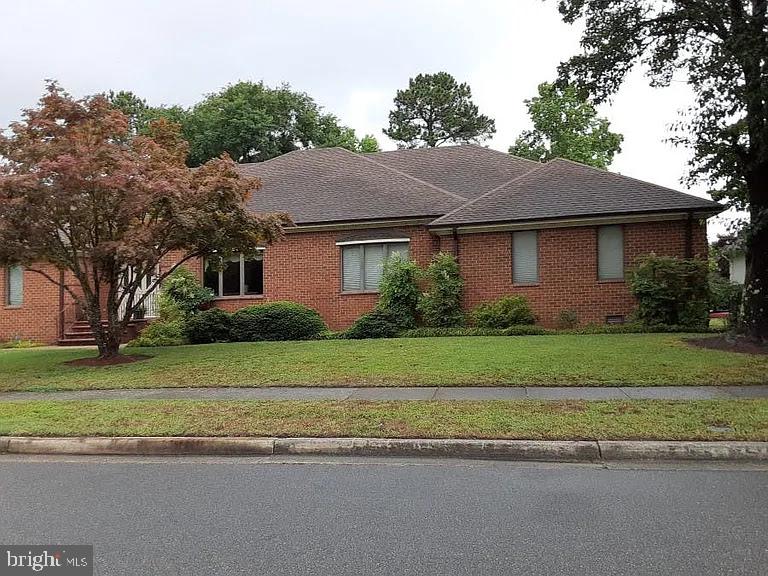 1544 CRYSTAL LAKE DR, PORTSMOUTH, Virginia 23701, 4 Bedrooms Bedrooms, ,4 BathroomsBathrooms,Residential,For sale,1544 CRYSTAL LAKE DR,VAPM2000014 MLS # VAPM2000014