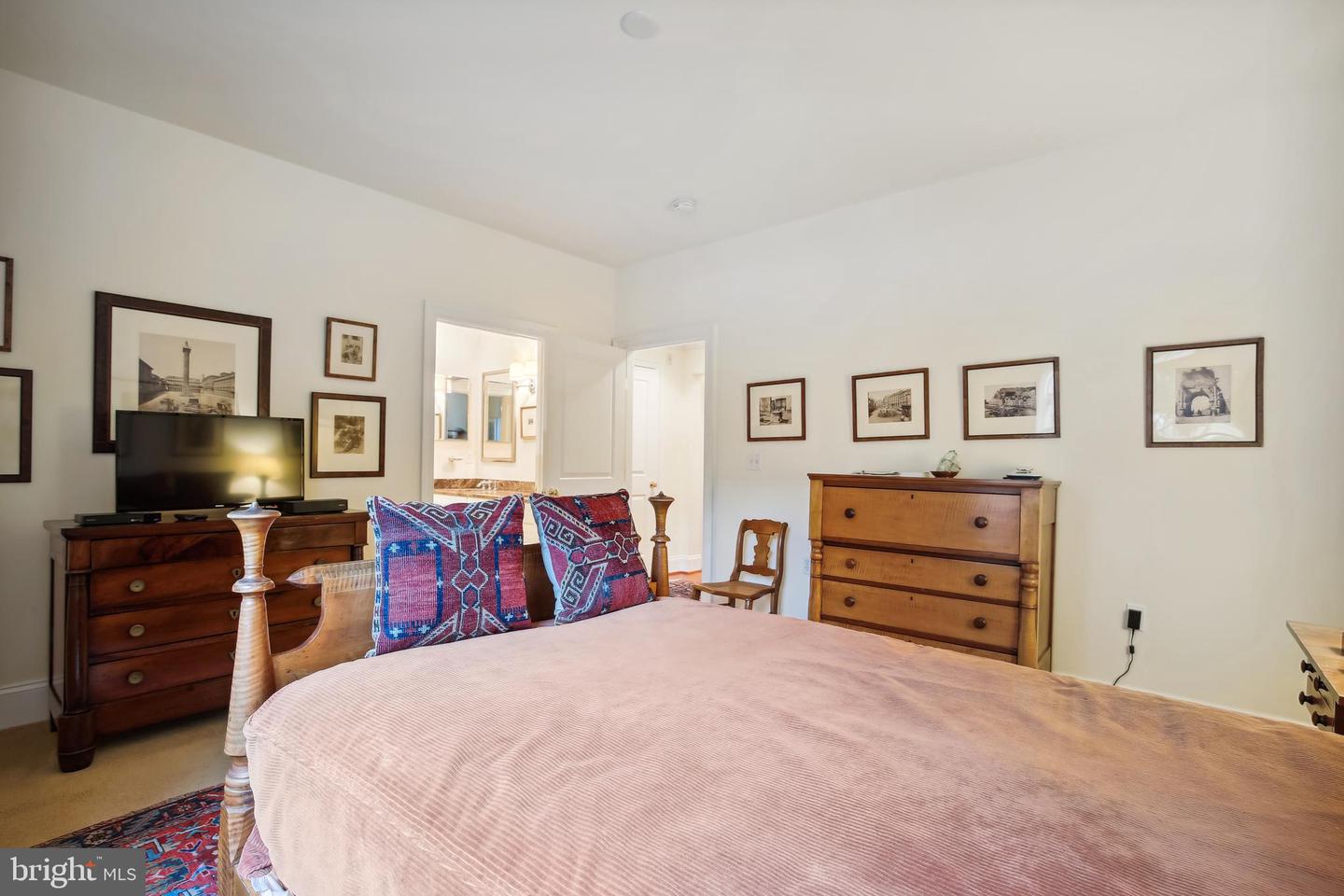 600 SECOND STREET #105, ALEXANDRIA, Virginia 22314, 2 Bedrooms Bedrooms, ,2 BathroomsBathrooms,Residential,For sale,600 SECOND STREET #105,VAAX2038834 MLS # VAAX2038834