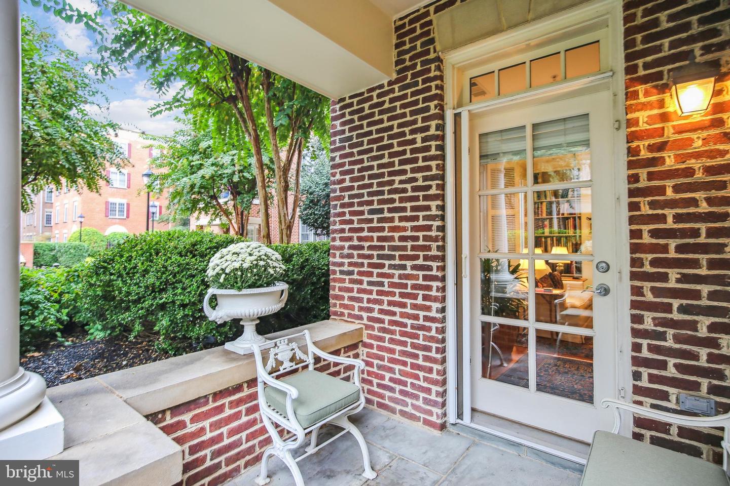 600 SECOND STREET #105, ALEXANDRIA, Virginia 22314, 2 Bedrooms Bedrooms, ,2 BathroomsBathrooms,Residential,For sale,600 SECOND STREET #105,VAAX2038834 MLS # VAAX2038834