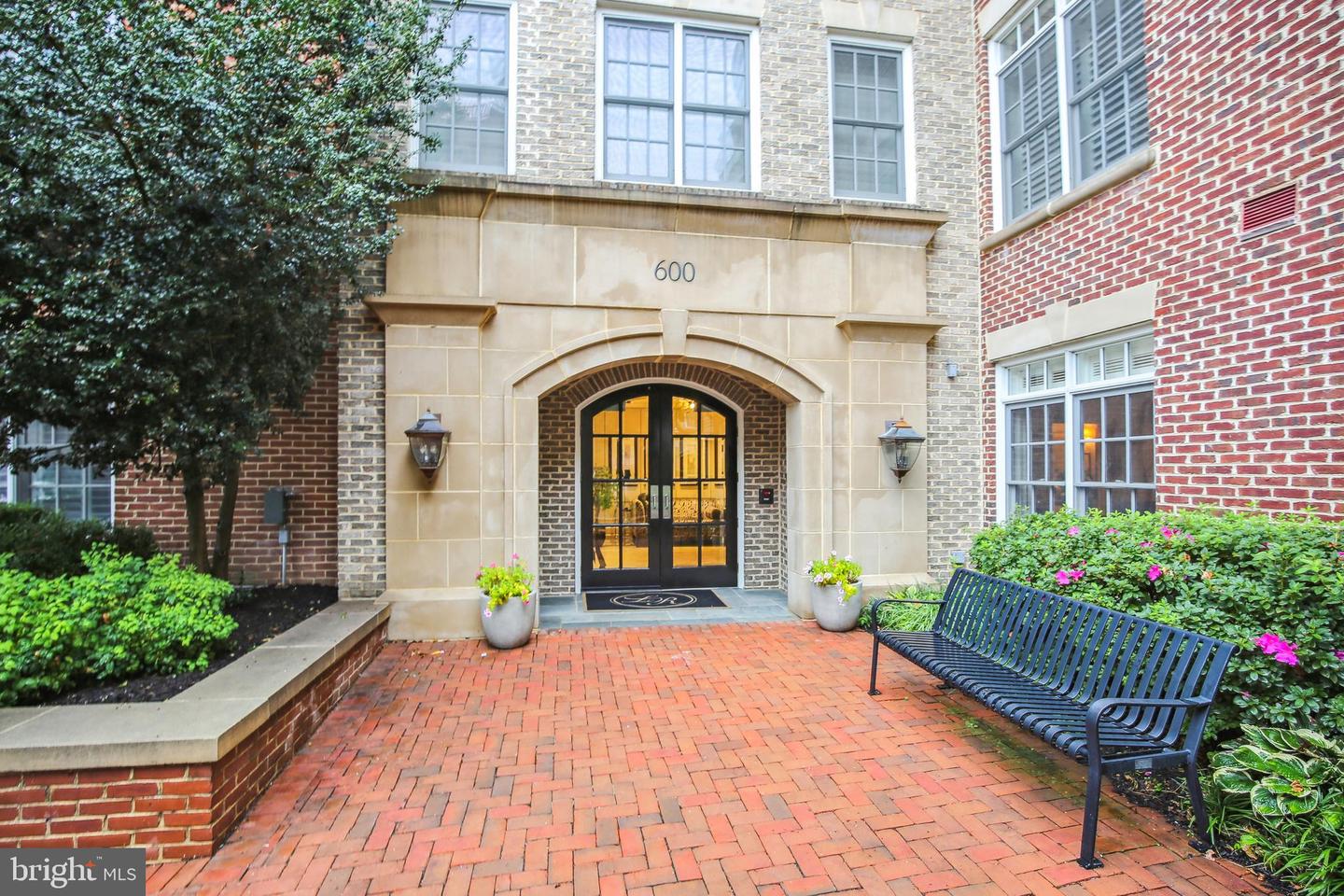 600 SECOND STREET #105, ALEXANDRIA, Virginia 22314, 2 Bedrooms Bedrooms, ,2 BathroomsBathrooms,Residential,For sale,600 SECOND STREET #105,VAAX2038834 MLS # VAAX2038834