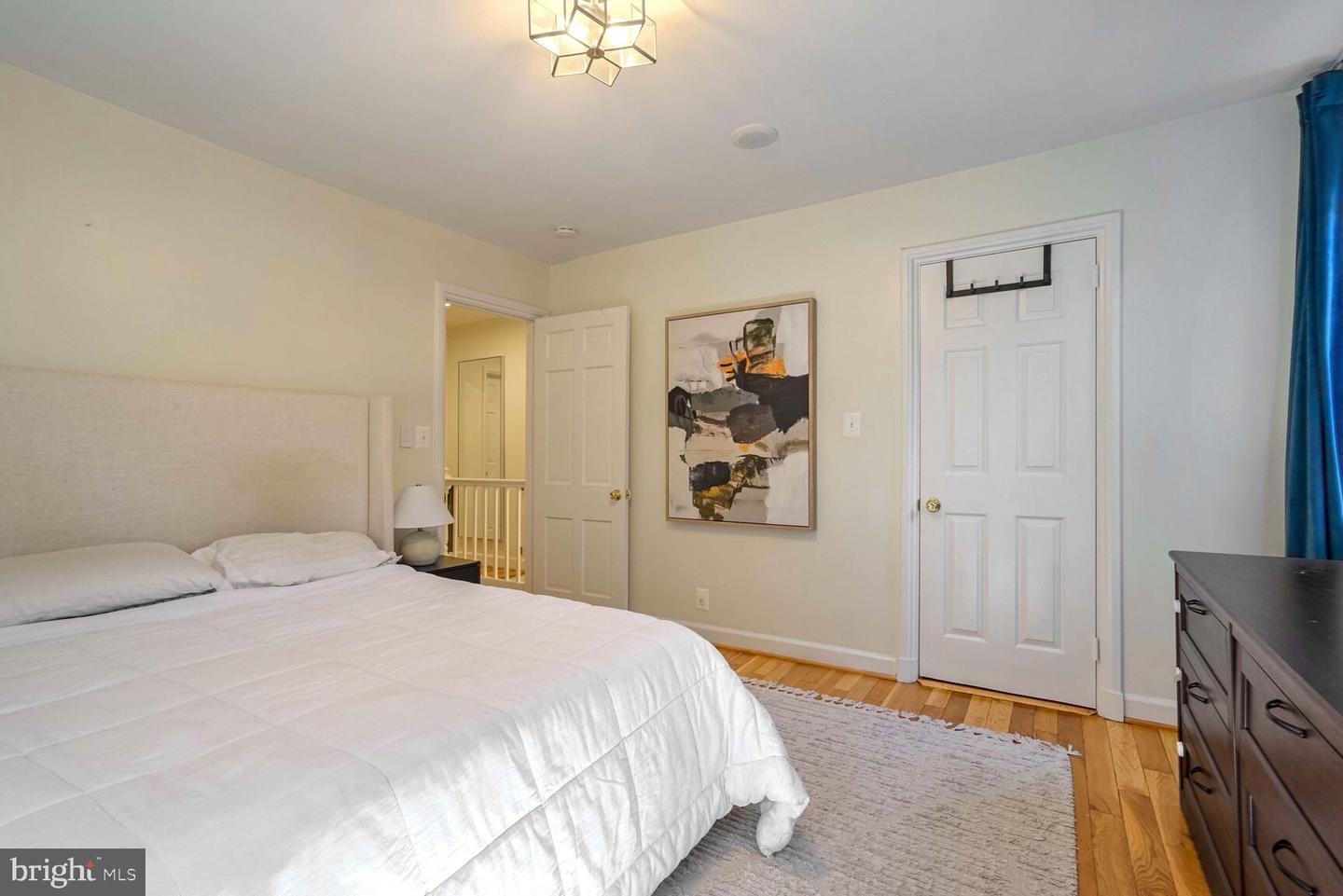 2842 S COLUMBUS ST, ARLINGTON, Virginia 22206, 2 Bedrooms Bedrooms, ,2 BathroomsBathrooms,Residential,For sale,2842 S COLUMBUS ST,VAAX2038844 MLS # VAAX2038844