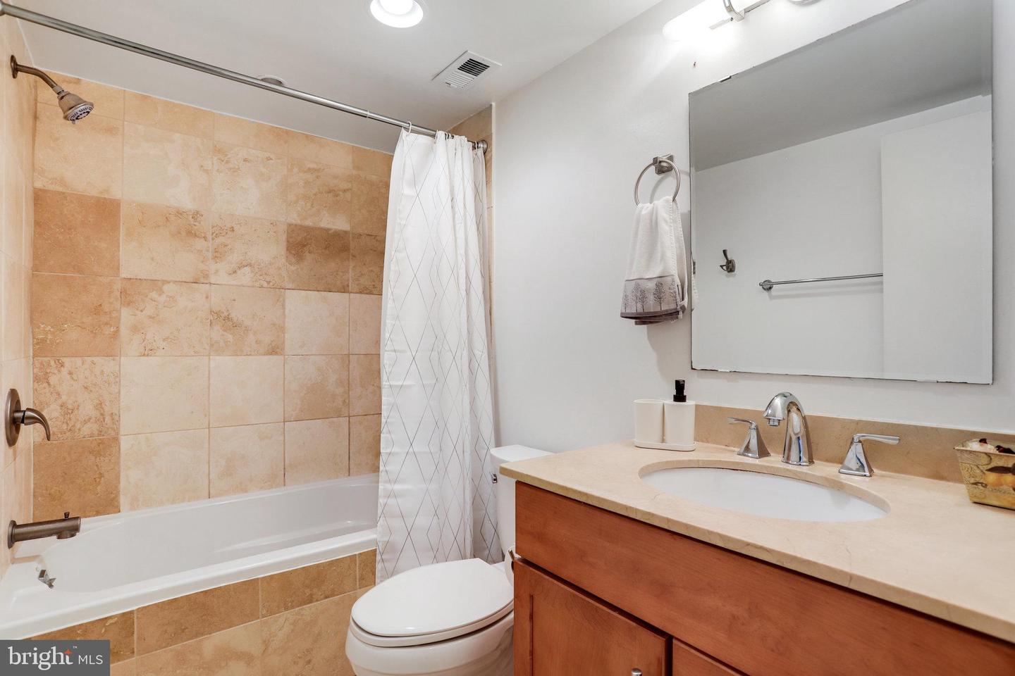 1323 K ST SE #203, WASHINGTON, District Of Columbia 20003, 1 Bedroom Bedrooms, ,1 BathroomBathrooms,Residential,For sale,1323 K ST SE #203,DCDC2164242 MLS # DCDC2164242