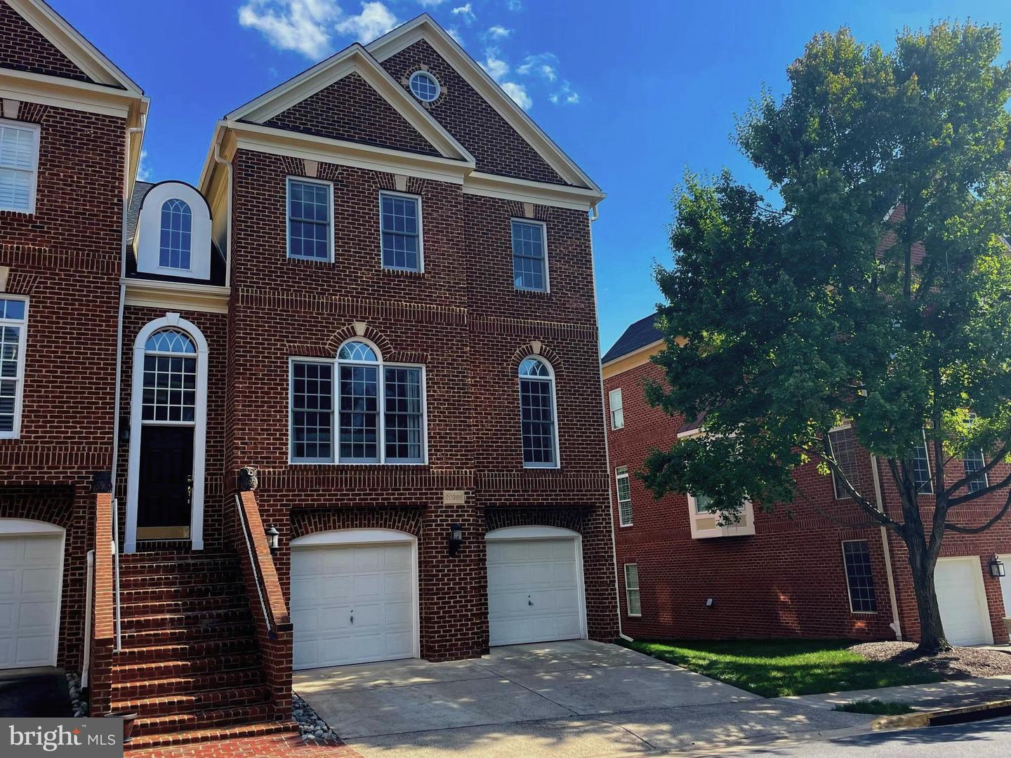 20366 FALLSWAY TER, POTOMAC FALLS, Virginia 20165, 4 Bedrooms Bedrooms, ,3 BathroomsBathrooms,Residential,For sale,20366 FALLSWAY TER,VALO2080184 MLS # VALO2080184