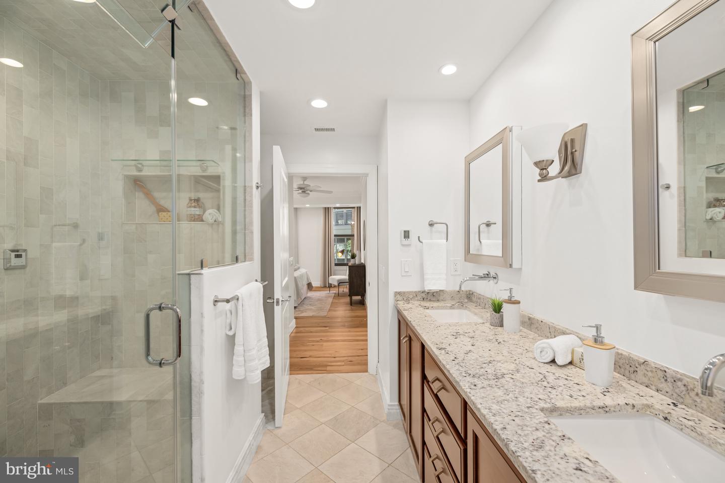 2425 L ST NW #302, WASHINGTON, District Of Columbia 20037, 2 Bedrooms Bedrooms, ,2 BathroomsBathrooms,Residential,For sale,2425 L ST NW #302,DCDC2164252 MLS # DCDC2164252