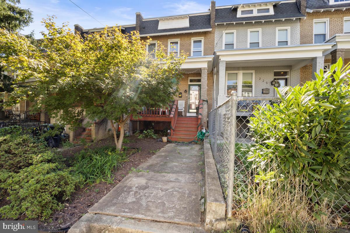 227 CHANNING ST NE, WASHINGTON, District Of Columbia 20002, 3 Bedrooms Bedrooms, ,2 BathroomsBathrooms,Residential,For sale,227 CHANNING ST NE,DCDC2163546 MLS # DCDC2163546