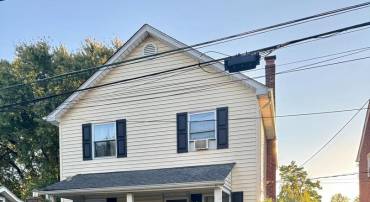 2122 N EMERSON ST, ARLINGTON, Virginia 22207, 4 Bedrooms Bedrooms, ,3 BathroomsBathrooms,Residential,For sale,2122 N EMERSON ST,VAAR2049636 MLS # VAAR2049636