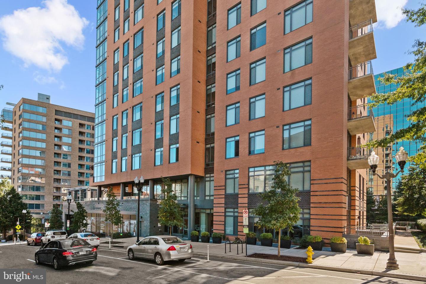 2000 CLARENDON BLVD #802, ARLINGTON, Virginia 22201, 2 Bedrooms Bedrooms, ,2 BathroomsBathrooms,Residential,For sale,2000 CLARENDON BLVD #802,VAAR2049666 MLS # VAAR2049666