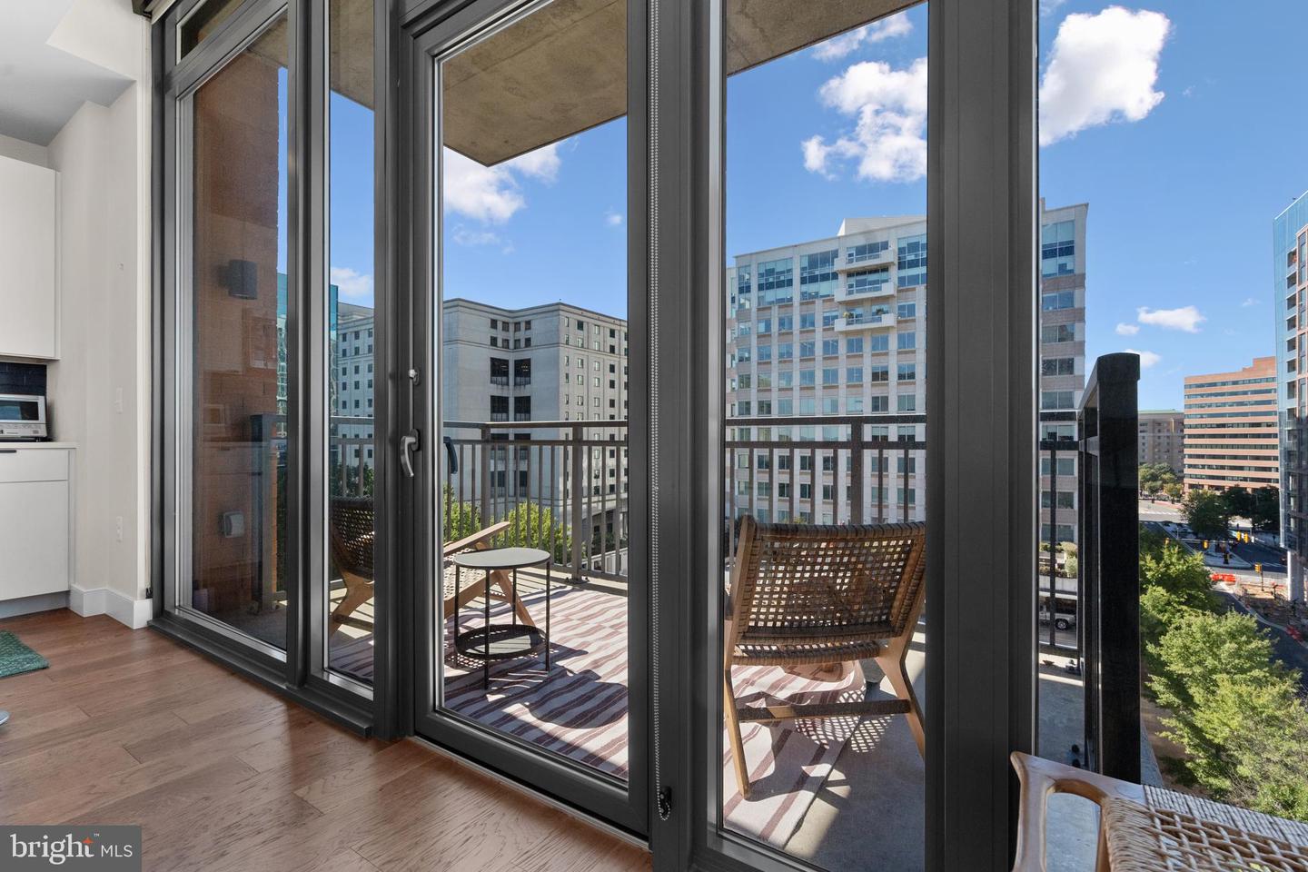 2000 CLARENDON BLVD #802, ARLINGTON, Virginia 22201, 2 Bedrooms Bedrooms, ,2 BathroomsBathrooms,Residential,For sale,2000 CLARENDON BLVD #802,VAAR2049666 MLS # VAAR2049666