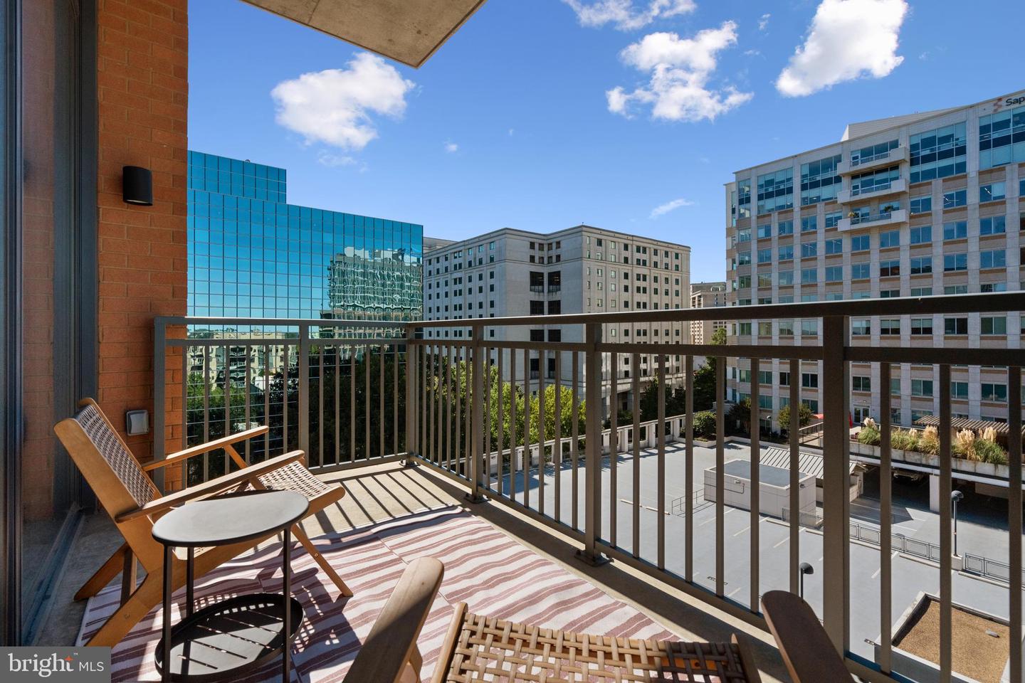 2000 CLARENDON BLVD #802, ARLINGTON, Virginia 22201, 2 Bedrooms Bedrooms, ,2 BathroomsBathrooms,Residential,For sale,2000 CLARENDON BLVD #802,VAAR2049666 MLS # VAAR2049666