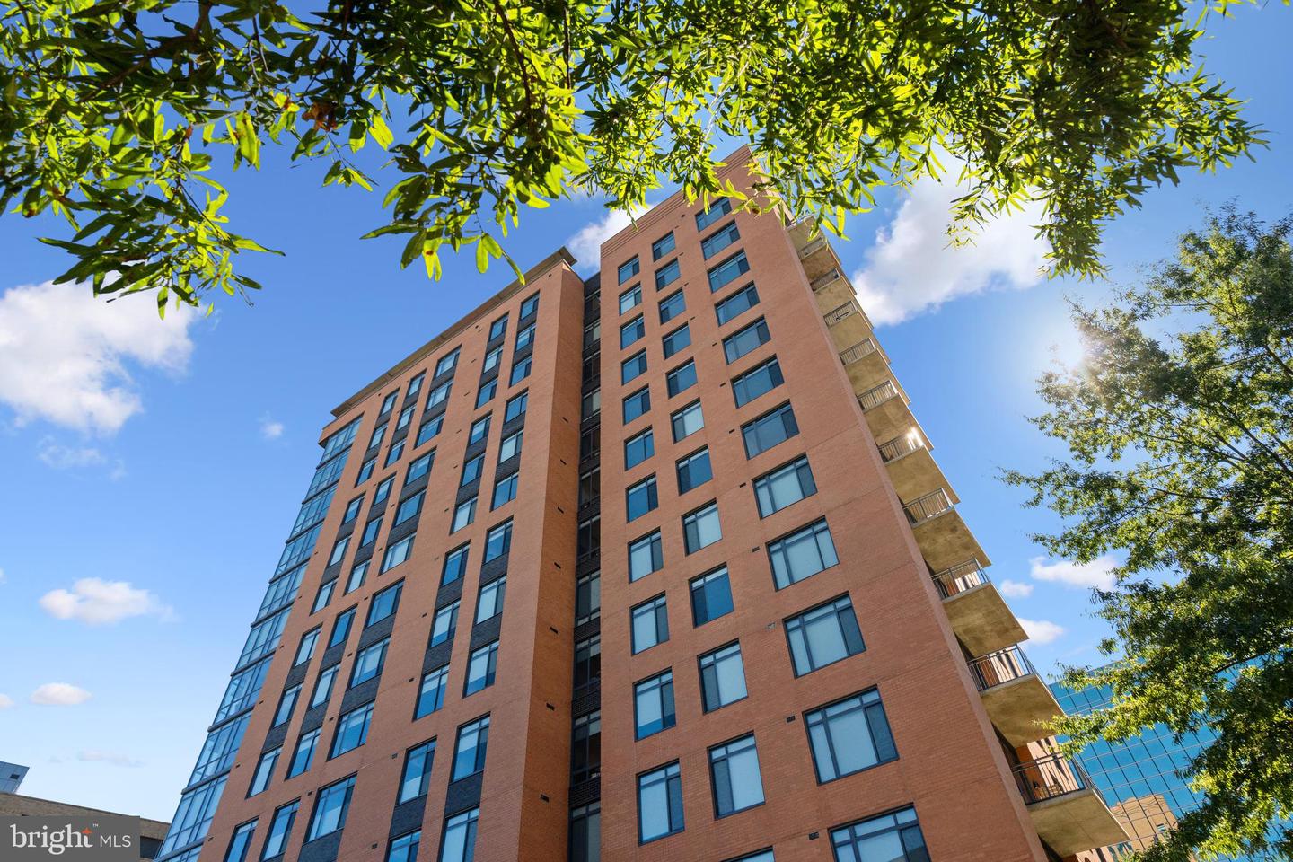 2000 CLARENDON BLVD #802, ARLINGTON, Virginia 22201, 2 Bedrooms Bedrooms, ,2 BathroomsBathrooms,Residential,For sale,2000 CLARENDON BLVD #802,VAAR2049666 MLS # VAAR2049666