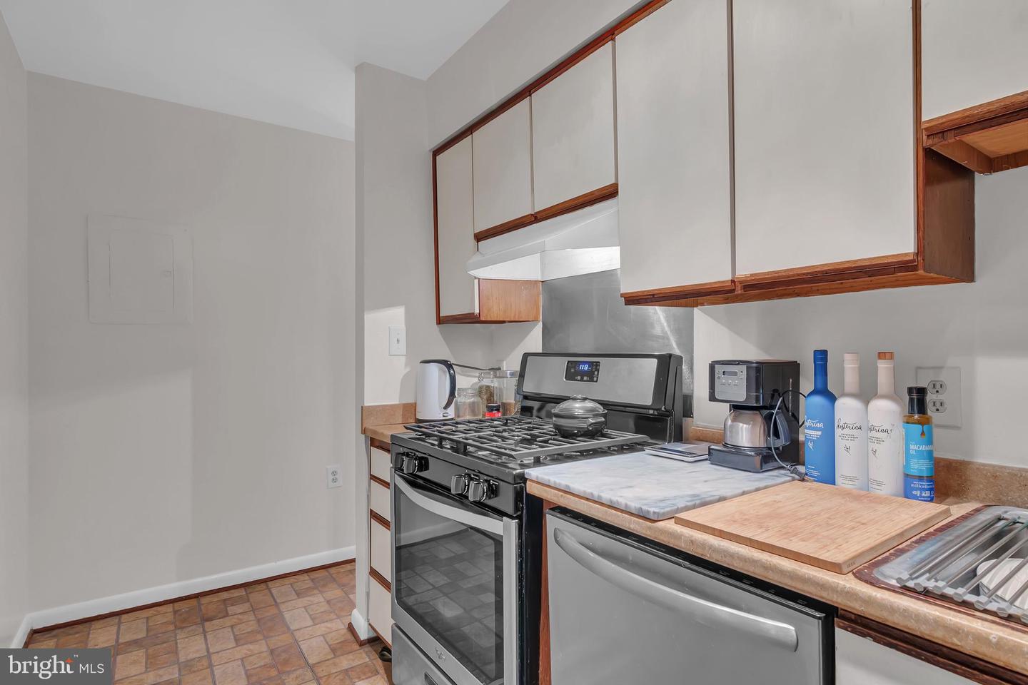 3040 PINEVIEW CT NE, WASHINGTON, District Of Columbia 20018, 1 Bedroom Bedrooms, ,1 BathroomBathrooms,Residential,For sale,3040 PINEVIEW CT NE,DCDC2143544 MLS # DCDC2143544