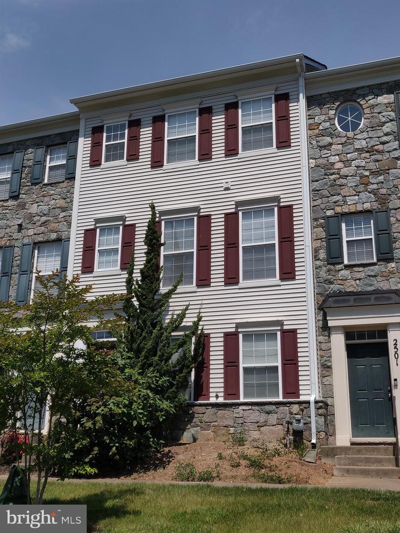 2503 BASIN VIEW LN, WOODBRIDGE, Virginia 22191, 3 Bedrooms Bedrooms, ,2 BathroomsBathrooms,Residential,For sale,2503 BASIN VIEW LN,VAPW2081430 MLS # VAPW2081430