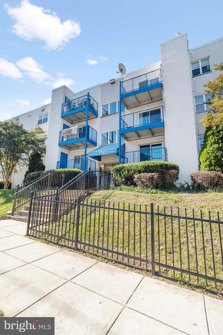 2317 16TH ST SE #104, WASHINGTON, District Of Columbia 20020, 1 Bedroom Bedrooms, ,1 BathroomBathrooms,Residential,For sale,2317 16TH ST SE #104,DCDC2164286 MLS # DCDC2164286