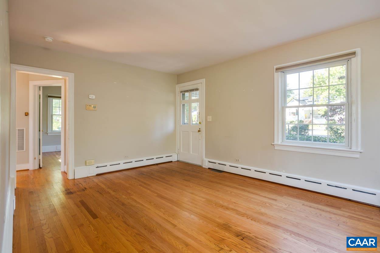 922 SAINT CLAIR AVE, CHARLOTTESVILLE, Virginia 22901, 3 Bedrooms Bedrooms, ,2 BathroomsBathrooms,Residential,For sale,922 SAINT CLAIR AVE,657852 MLS # 657852