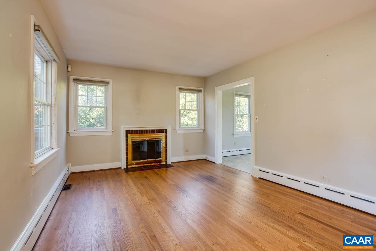 922 SAINT CLAIR AVE, CHARLOTTESVILLE, Virginia 22901, 3 Bedrooms Bedrooms, ,2 BathroomsBathrooms,Residential,For sale,922 SAINT CLAIR AVE,657852 MLS # 657852