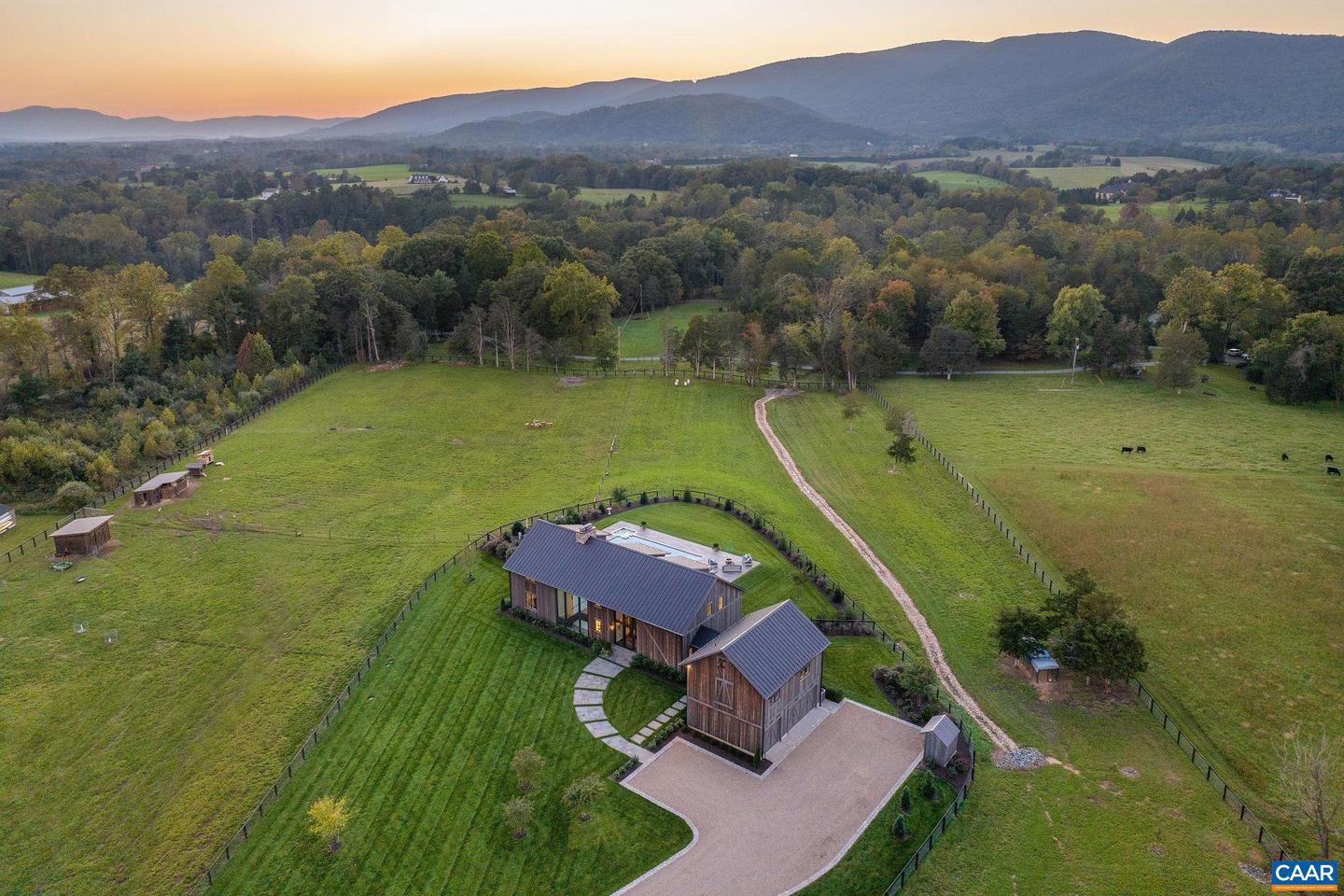 320 BARN HOUSE LN, CHARLOTTESVILLE, Virginia 22901, 5 Bedrooms Bedrooms, ,5 BathroomsBathrooms,Residential,For sale,320 BARN HOUSE LN,657796 MLS # 657796